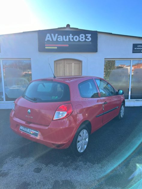 RENAULT  CLIO 2012 Yahoo! 1.2 LEV 75CV / Embrayage Neuf / Distribution Neuve 