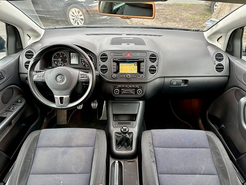 VOLKSWAGEN GOLF PLUS 2012