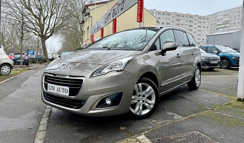 PEUGEOT 5008 2016