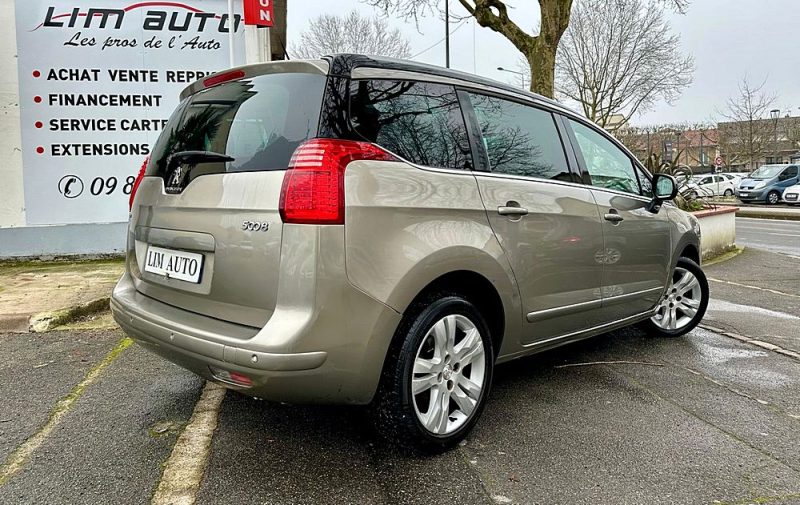 PEUGEOT 5008 2016