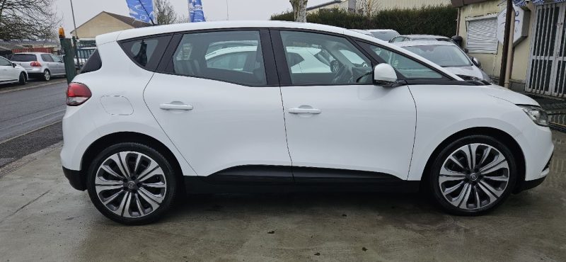 RENAULT MEGANE 2019