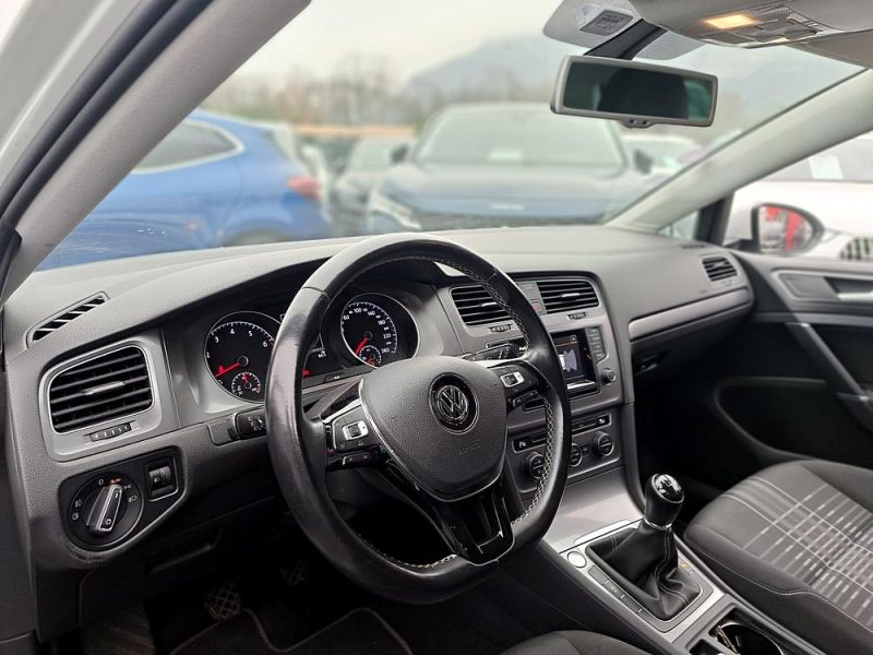 VOLKSWAGEN GOLF 2015