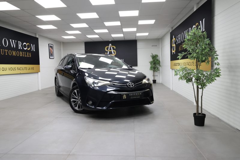 TOYOTA Avensis 2015