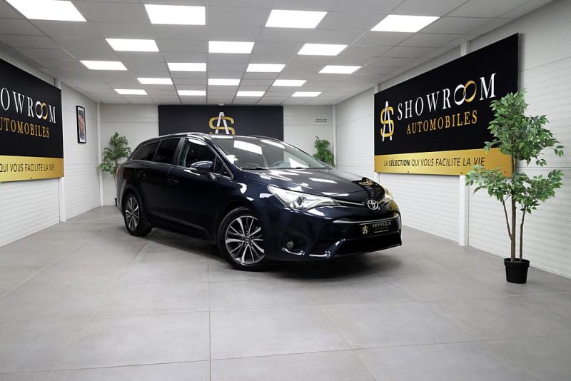 TOYOTA Avensis 2015