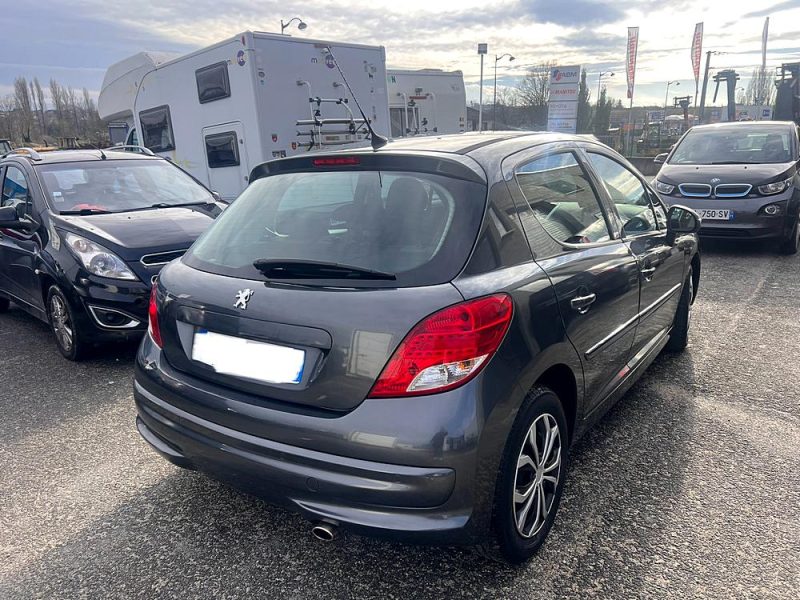 PEUGEOT 207 2010