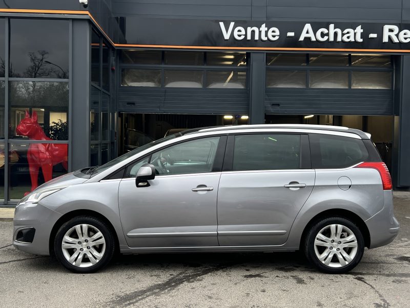PEUGEOT 5008 PHASE 2 ALLURE 1.2 130 7 PLACES TOIT PANO GPS CAMERA 58 900 Kms CritAir1- GARANTIE 1 AN