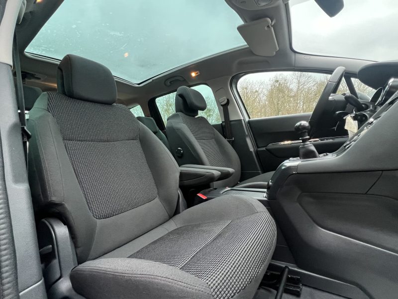 PEUGEOT 5008 PHASE 2 ALLURE 1.2 130 7 PLACES TOIT PANO GPS CAMERA 58 900 Kms CritAir1- GARANTIE 1 AN