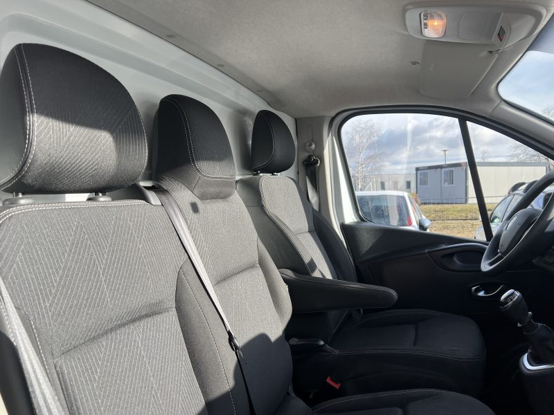 RENAULT TRAFIC 2020