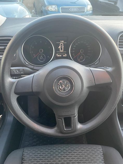 VOLKSWAGEN GOLF 2010