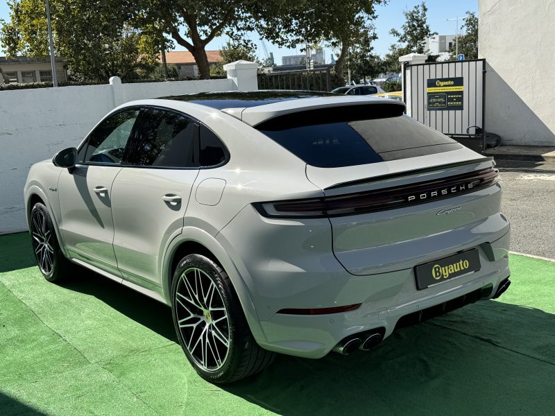 PORSCHE CAYENNE E-HYBRID 2023