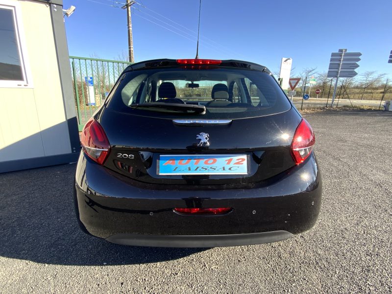 PEUGEOT 208 2017