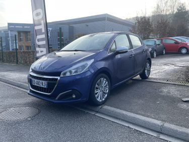 PEUGEOT 208 1.2i 82CV