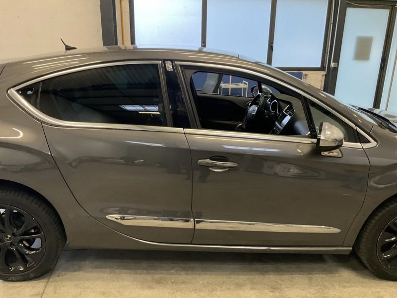 DS DS 4 DS 4 PHASE 2 SPORT CHIC 1.6 THP 165 Cv BOITE AUTO CUIR APPLE CARPLAY FULL OPTIONS - GARANTIE