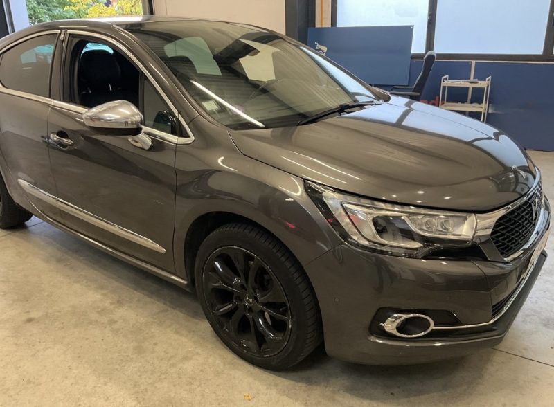 DS DS 4 DS 4 PHASE 2 SPORT CHIC 1.6 THP 165 Cv BOITE AUTO CUIR APPLE CARPLAY FULL OPTIONS - GARANTIE