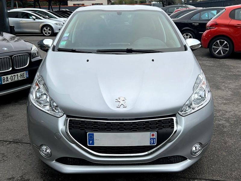 PEUGEOT 208 STYLE 1.2 VTI 82 Cv 1ERE MAIN / 3.595 Kms REELS ECRAN TACTILE CRIT AIR 1 - GARANTIE 1 AN