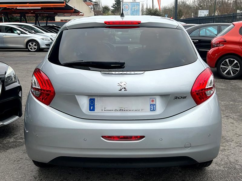 PEUGEOT 208 STYLE 1.2 VTI 82 Cv 1ERE MAIN / 3.595 Kms REELS ECRAN TACTILE CRIT AIR 1 - GARANTIE 1 AN