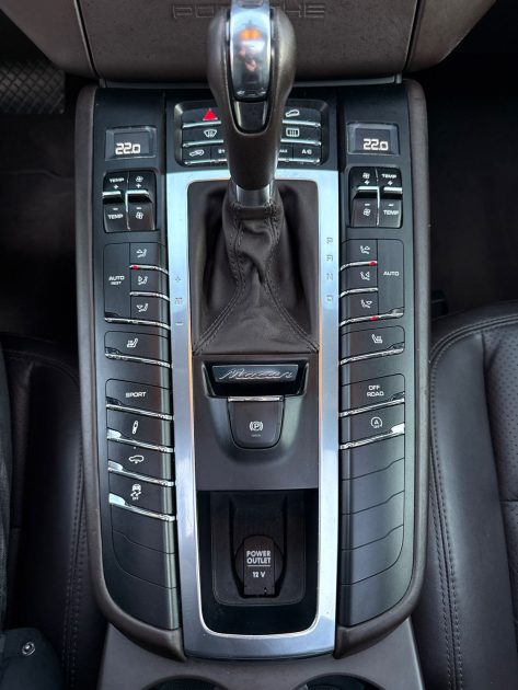 PORSCHE MACAN  2014