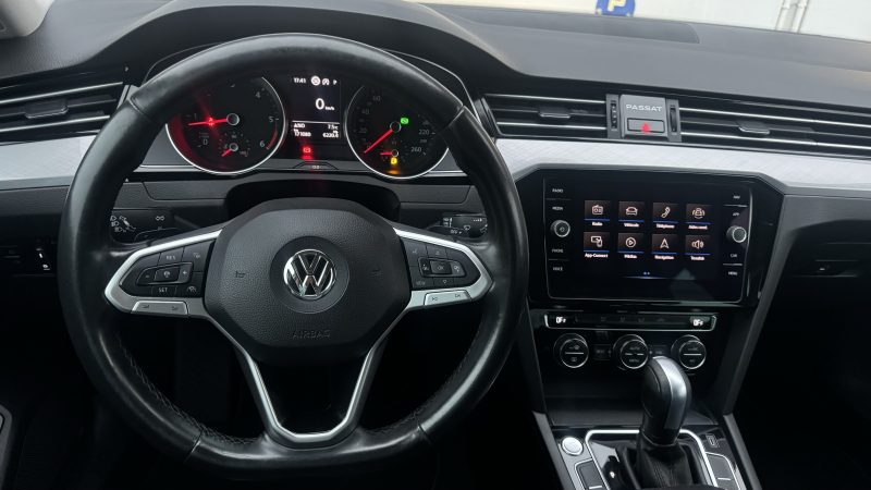 VOLKSWAGEN PASSAT 2020