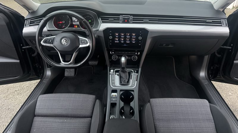 VOLKSWAGEN PASSAT 2020