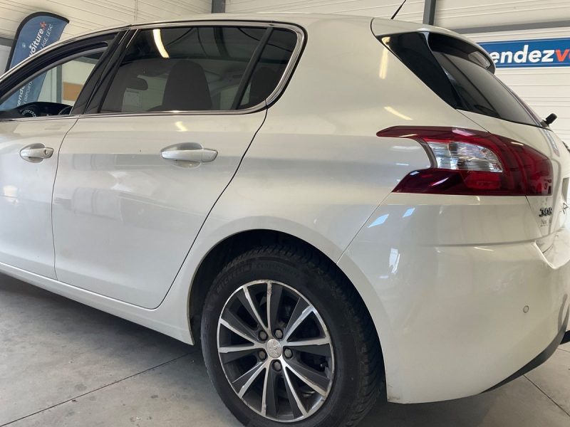 PEUGEOT 308 2015