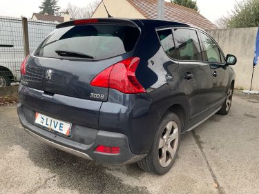 PEUGEOT 3008 2011