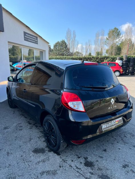 RENAULT CLIO 3 Ph.2 Yahoo! 1.2 LEV 75CV / Embrayage Neuf / Excellent Etat / Distribution Neuve 