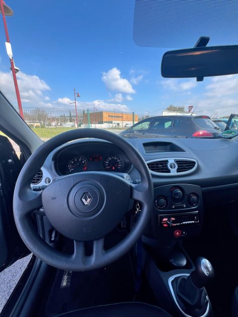 RENAULT CLIO 3 Ph.2 Yahoo! 1.2 LEV 75CV / Embrayage Neuf / Excellent Etat / Distribution Neuve 