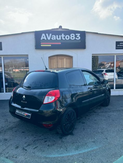 RENAULT CLIO 3 Ph.2 Yahoo! 1.2 LEV 75CV / Embrayage Neuf / Excellent Etat / Distribution Neuve 