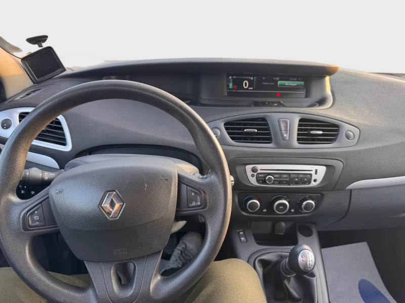 RENAULT MEGANE SCENIC 2015