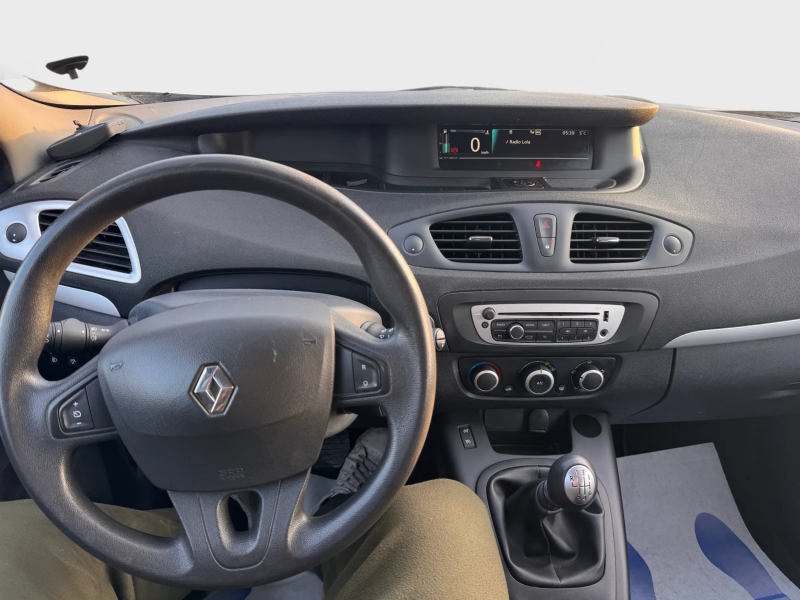 RENAULT MEGANE SCENIC 2015