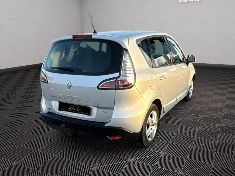 RENAULT MEGANE SCENIC 2015