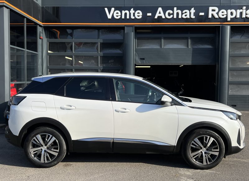 PEUGEOT 3008 II PHASE 2 ALLURE 1.2 130 Cv 1ERE MAIN 8 655 Kms Réels APPLE & ANDROID - GARANTIE 1 AN