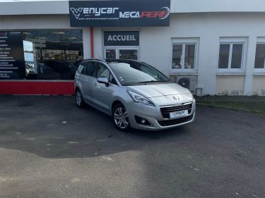 PEUGEOT 5008 1.6L BLUEHDI 120CH S&S ALLURE EAT6 7P GARANTIE 6 MOIS