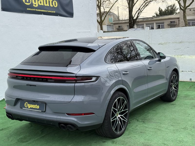 PORSCHE CAYENNE E-HYBRID 2023