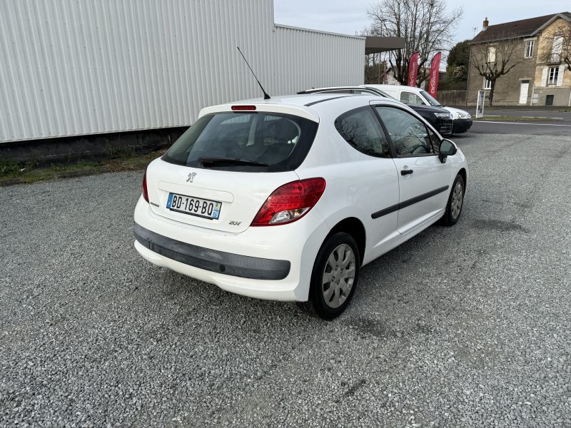 PEUGEOT 207 2010