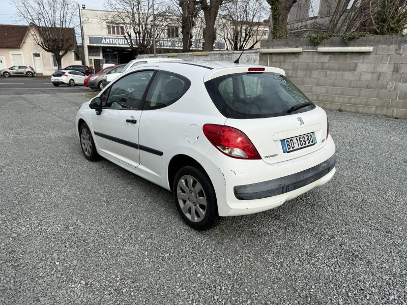 PEUGEOT 207 2010