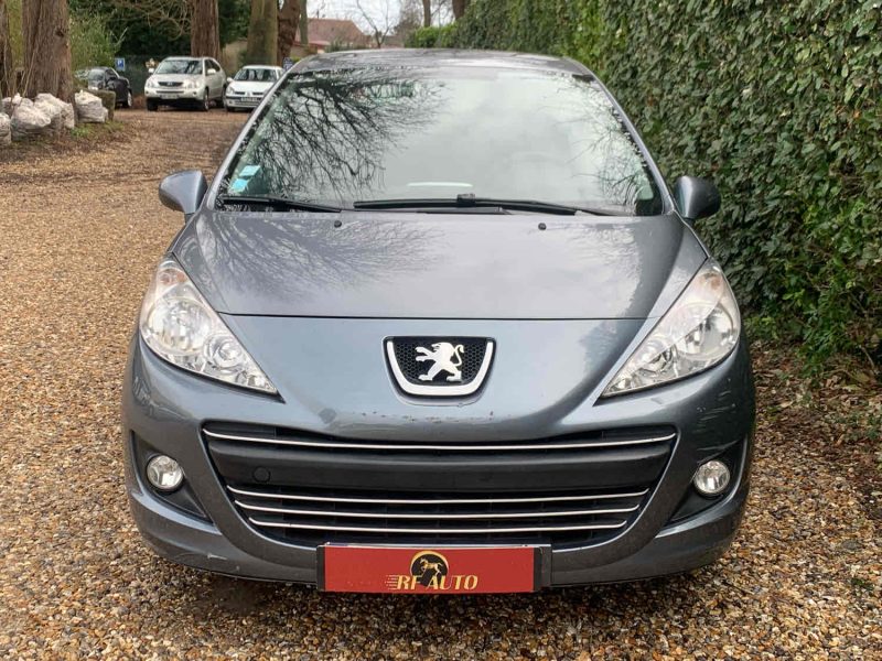 PEUGEOT 207 2010