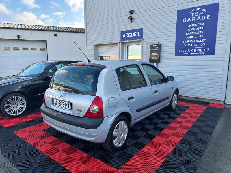 RENAULT CLIO 2001