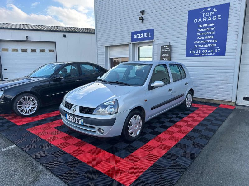 RENAULT CLIO 2001