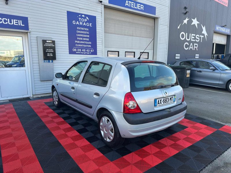 RENAULT CLIO 2001