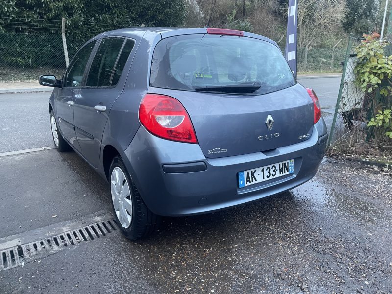 RENAULT CLIO III 1.5DCI 90CV