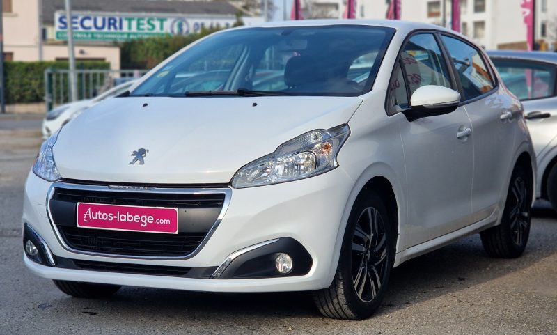 PEUGEOT 208 2020