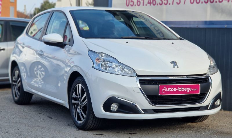 PEUGEOT 208 2020