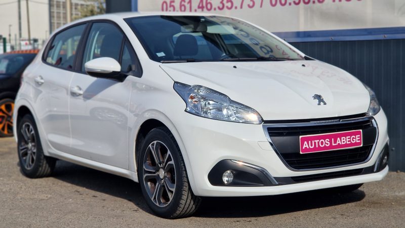 PEUGEOT 208 2019