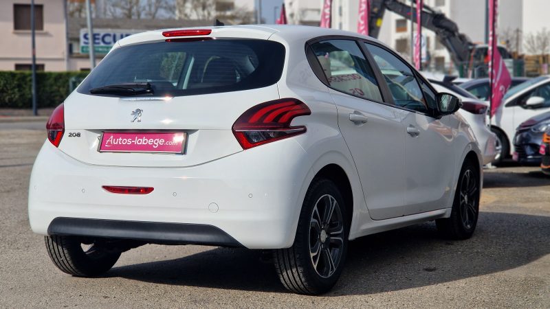 PEUGEOT 208 2019