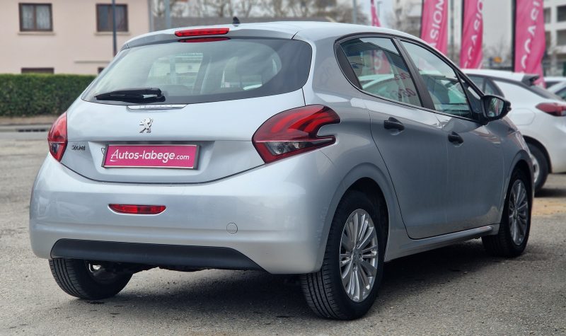 PEUGEOT 208 2018