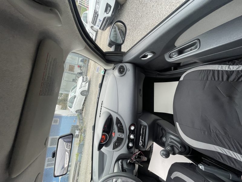 RENAULT TWINGO II 1.2 76Ch