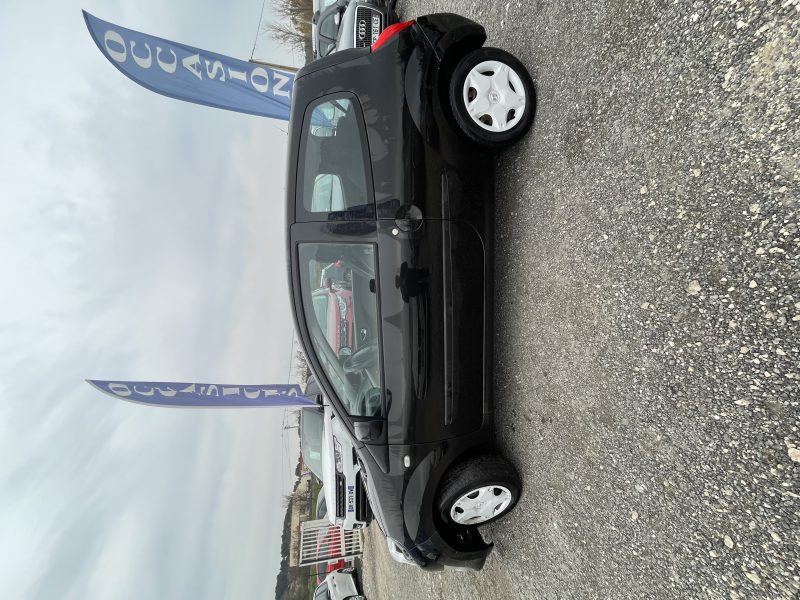 RENAULT TWINGO II 1.2 76Ch