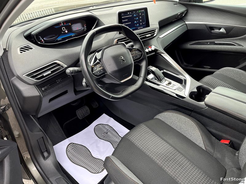 PEUGEOT 3008 2020