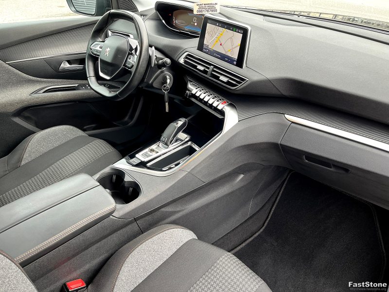 PEUGEOT 3008 2020